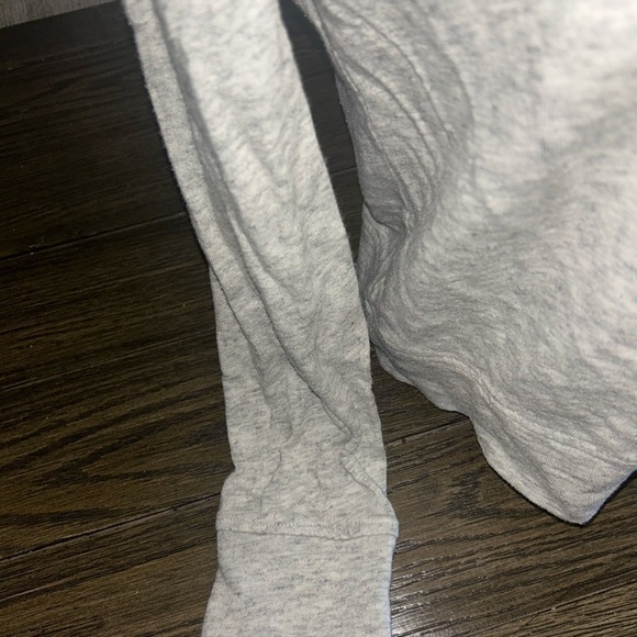 😍Cotton On Gray Women's sweatshirt size xs - Picture 3 of 5